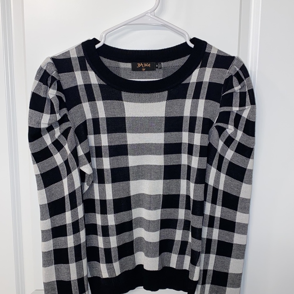 Black and White Checkered Puff Sleeve Sweater
